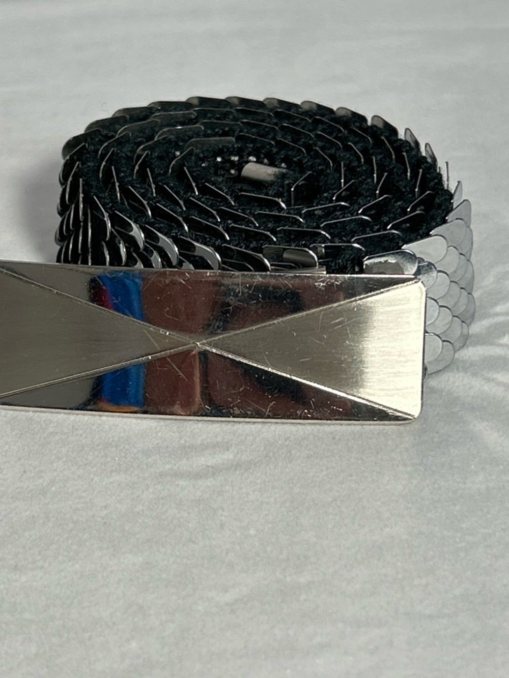 Women’s | Vintage | 70’s or 80’s | Metallic Fish Scale Style Belt